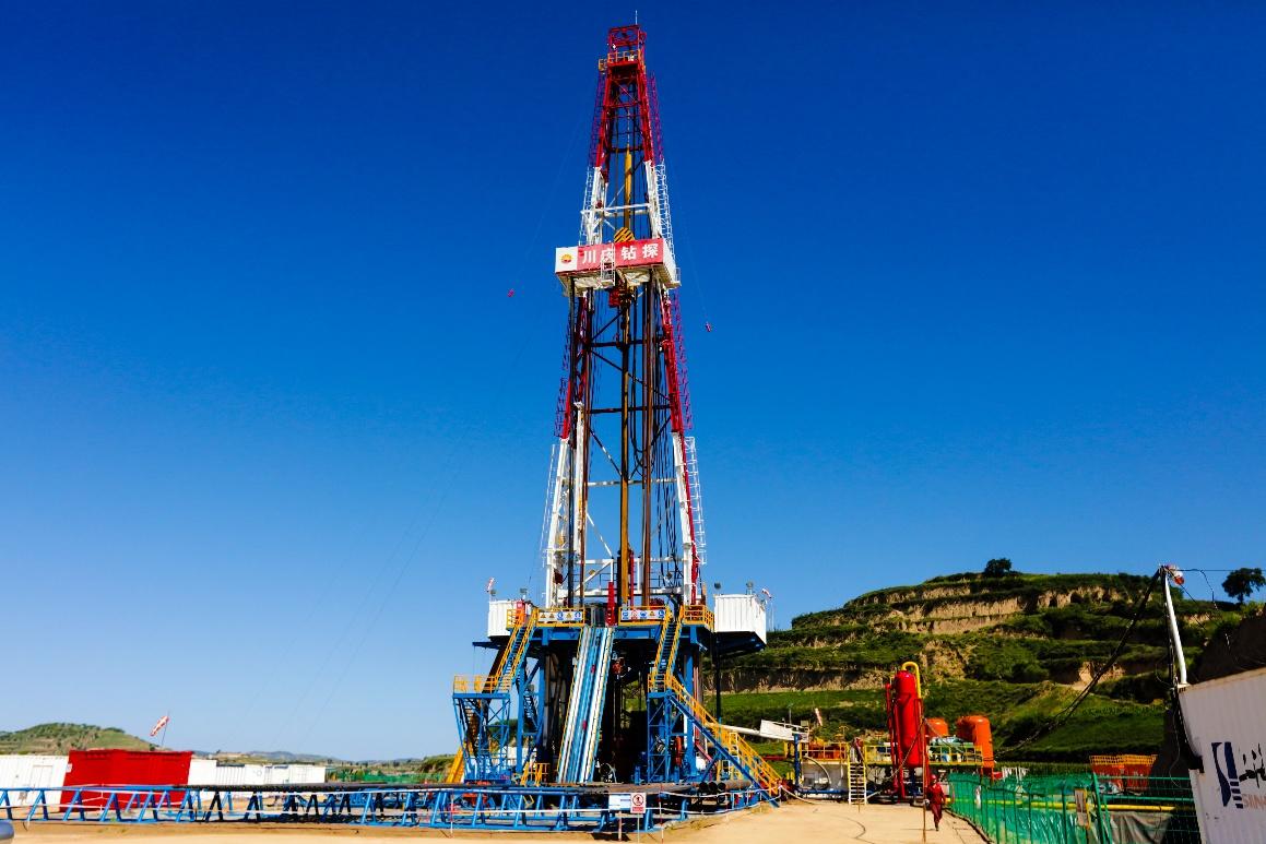 2000 HP BOMCO Land Rig — front view